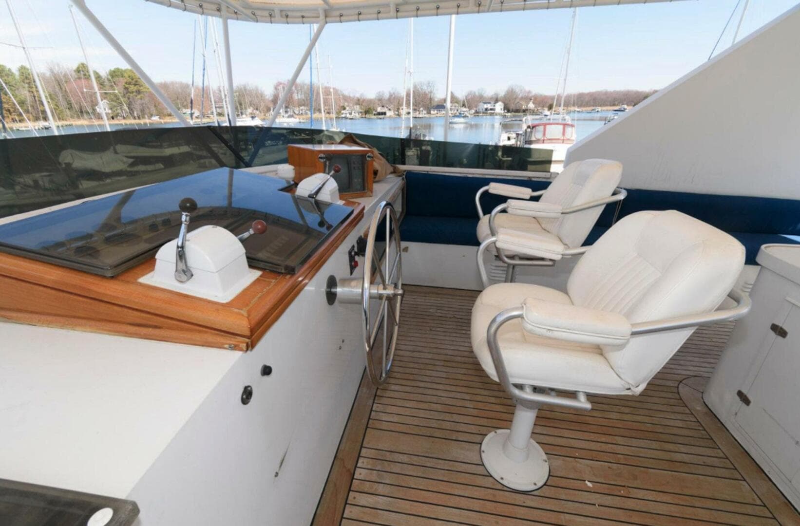 1984 Broward Raised Pilothouse — photo 53