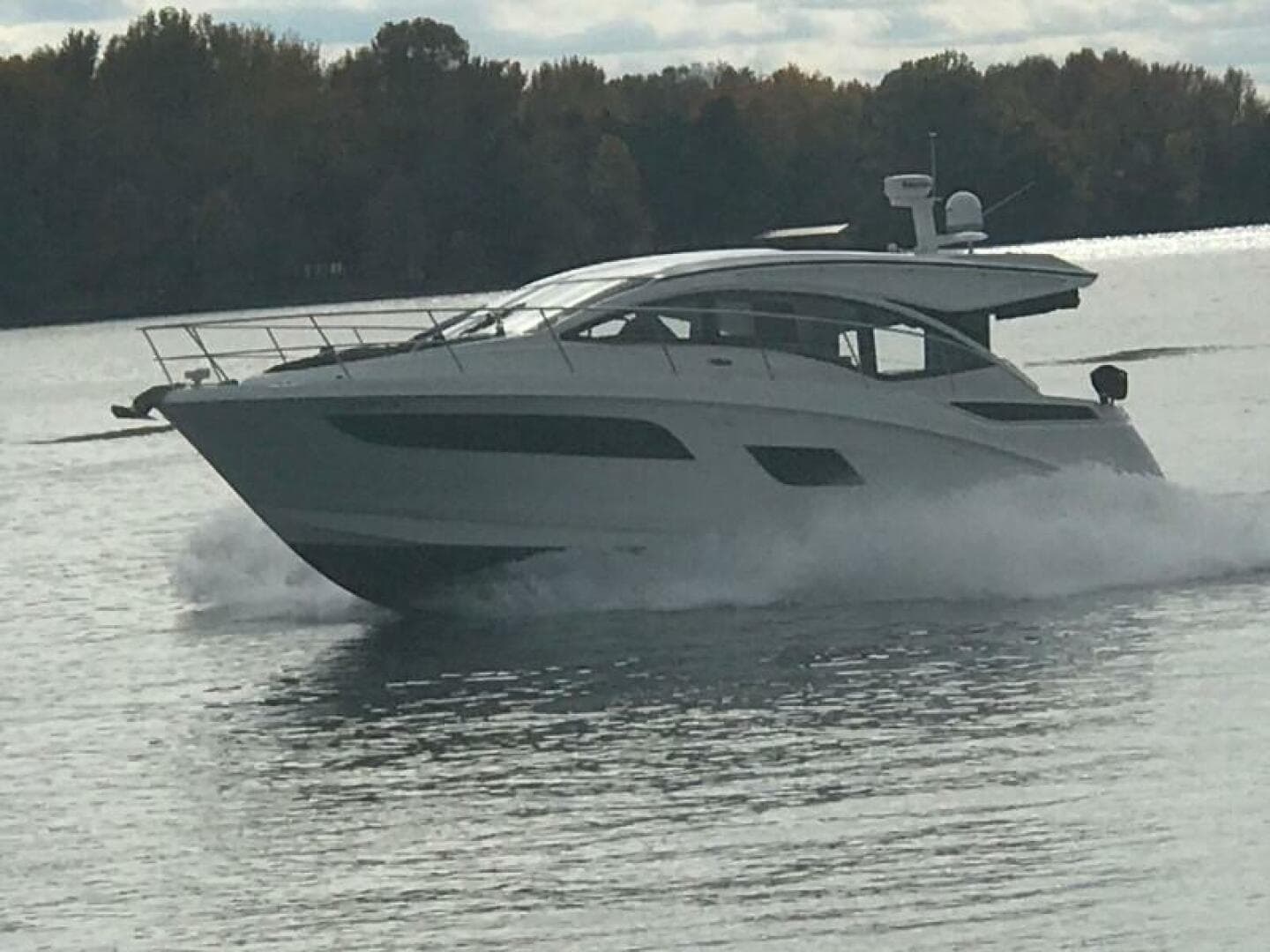 2017 Sea Ray 400 Sundancer
