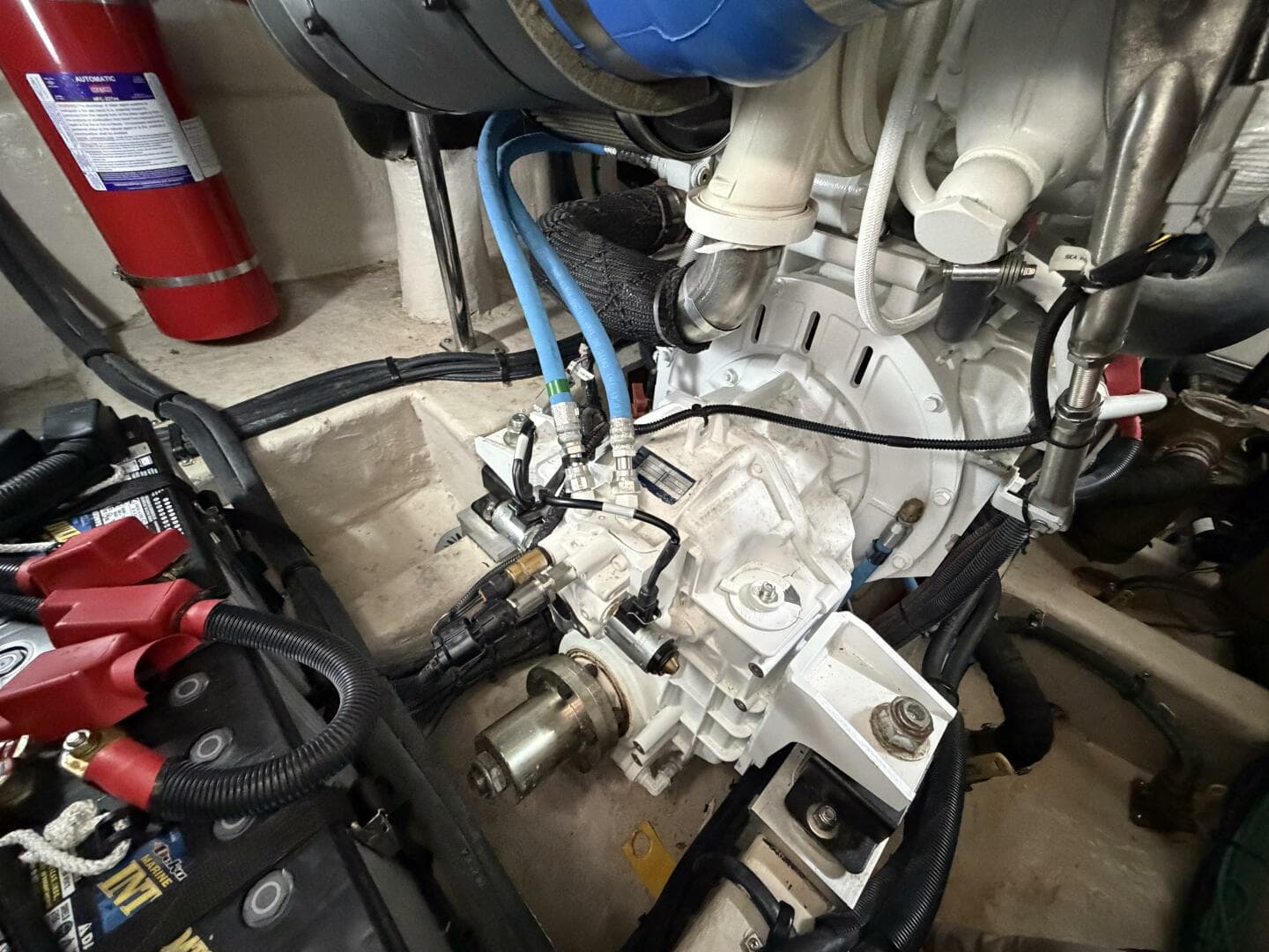 2017 Sea Ray 400 Sundancer — photo 35