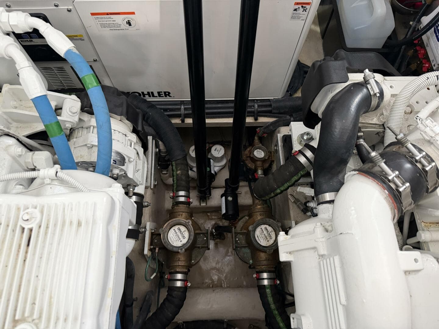 2017 Sea Ray 400 Sundancer — photo 44