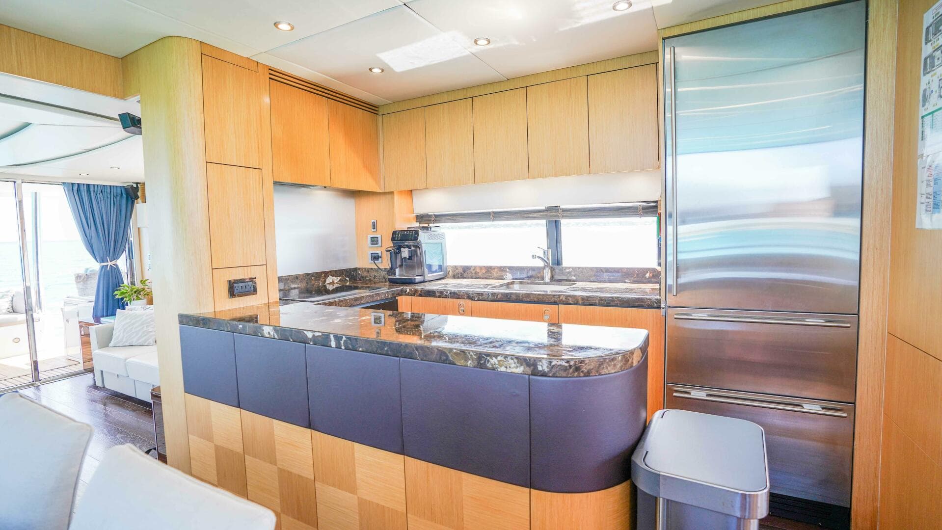 2016 Sunseeker 75 Yacht — photo 29