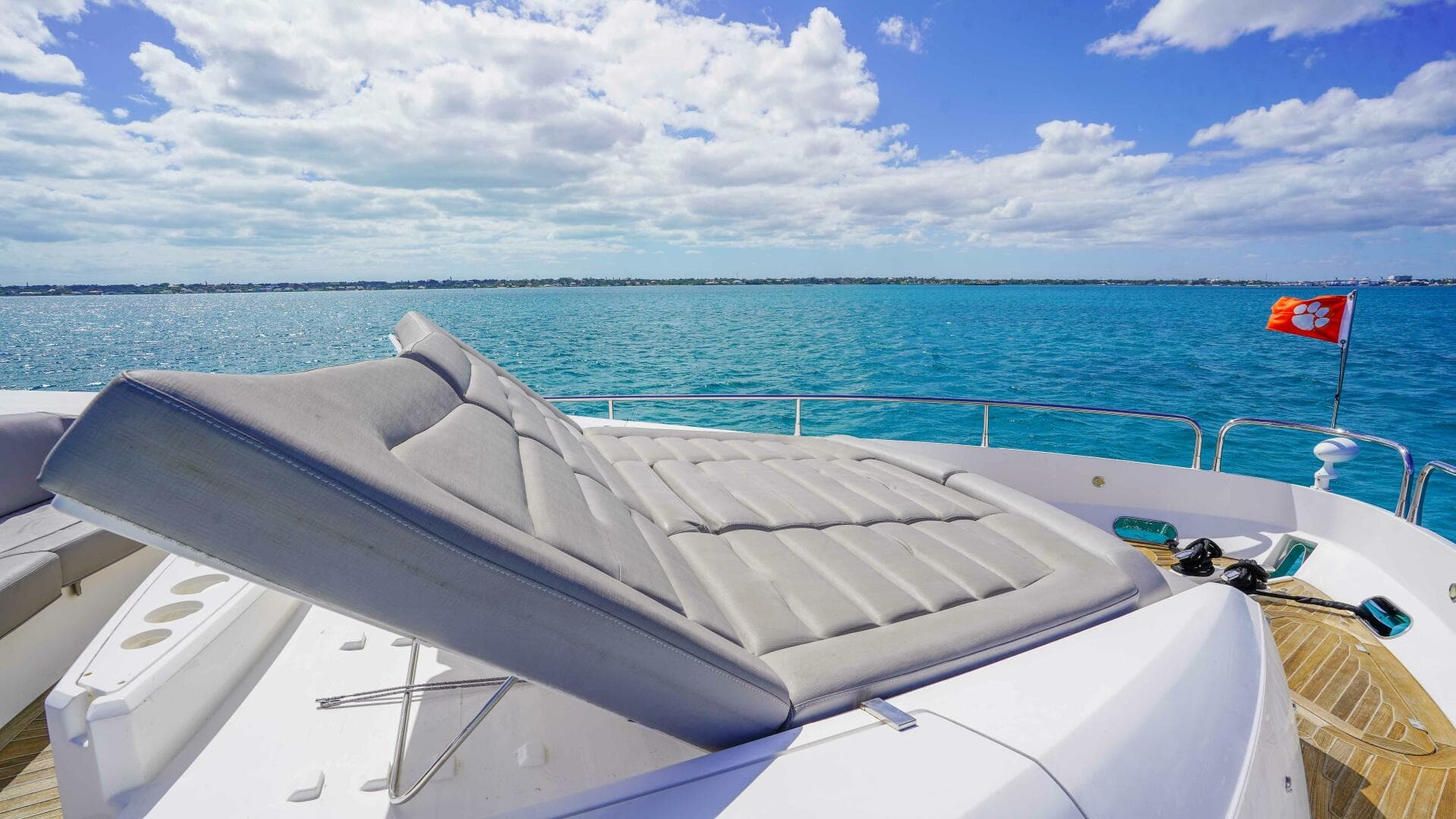 2016 Sunseeker 75 Yacht — photo 19