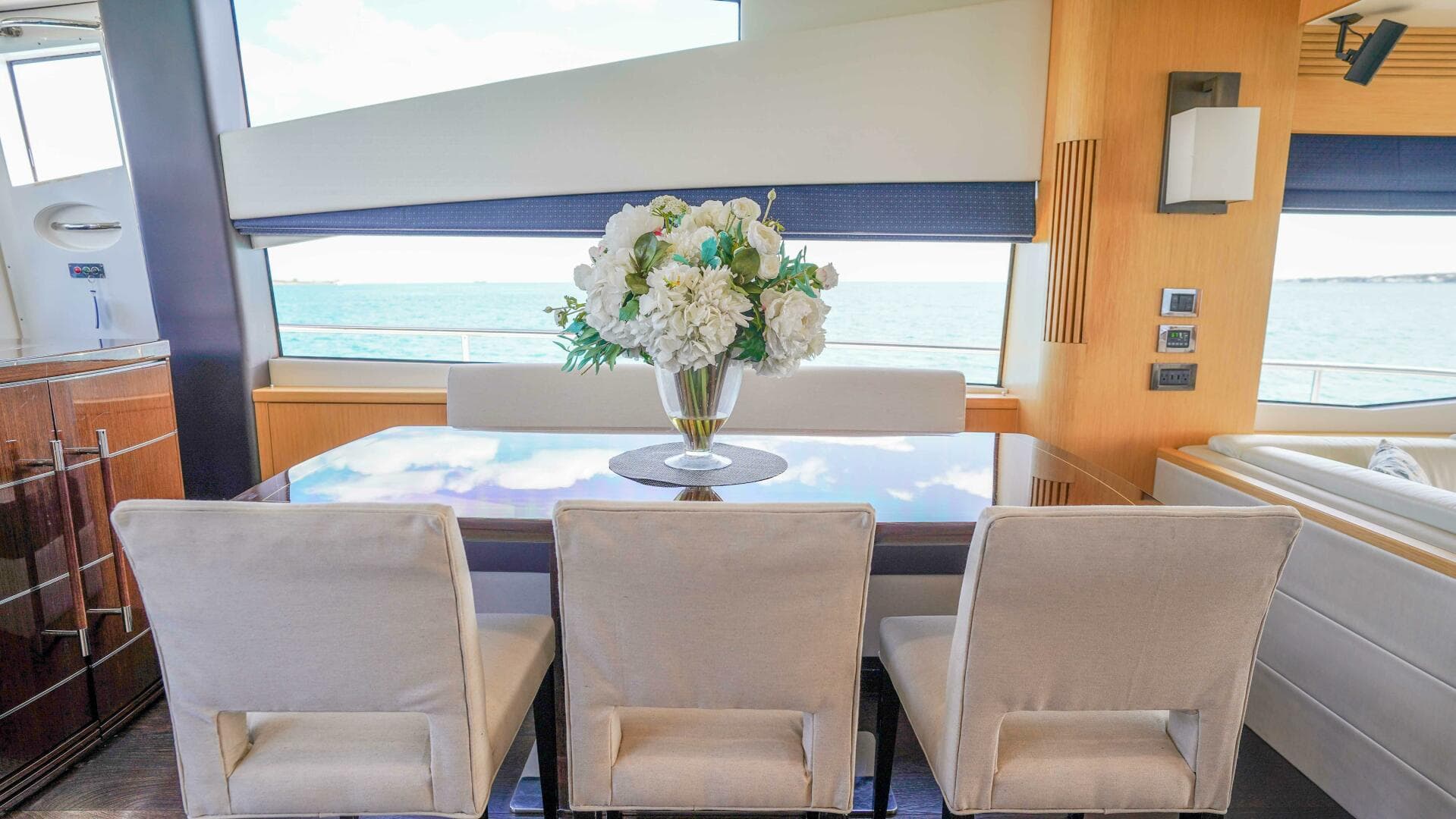 2016 Sunseeker 75 Yacht — photo 27