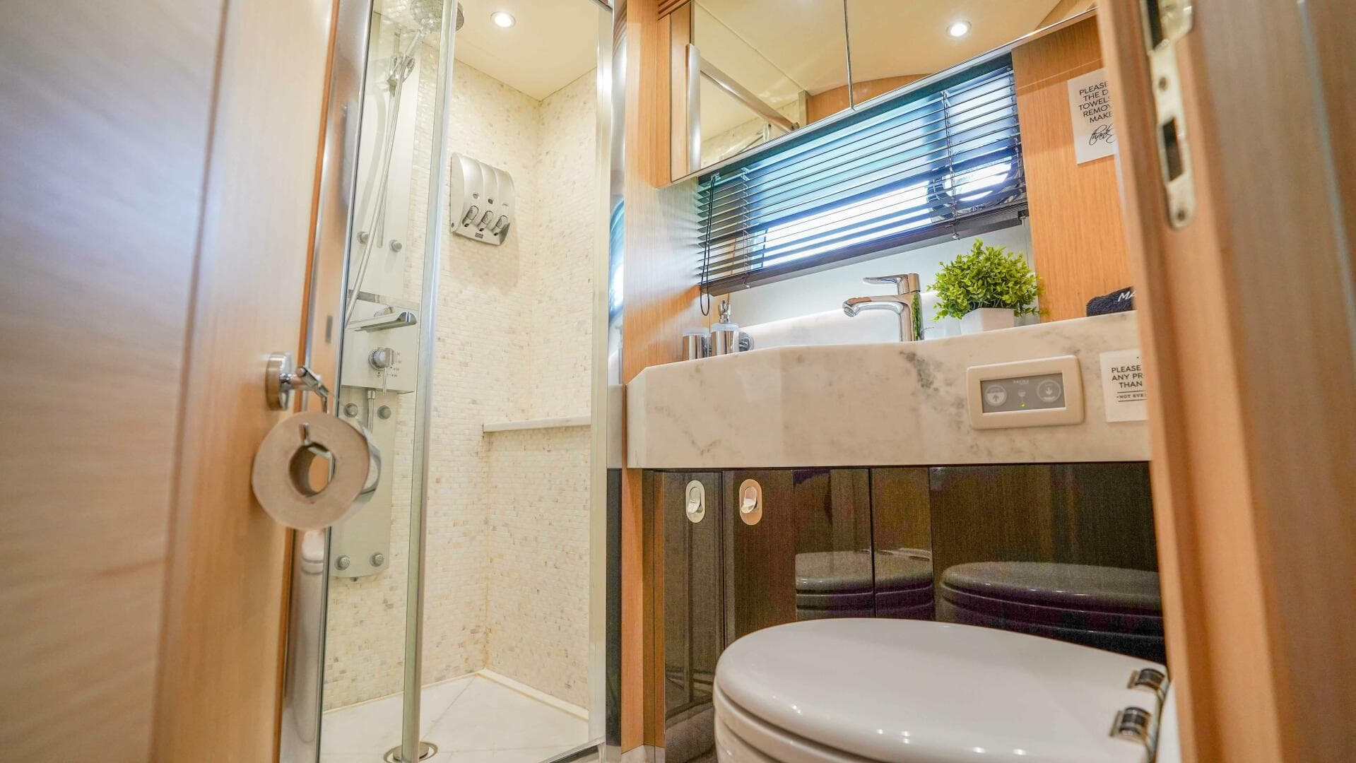 2016 Sunseeker 75 Yacht — photo 59