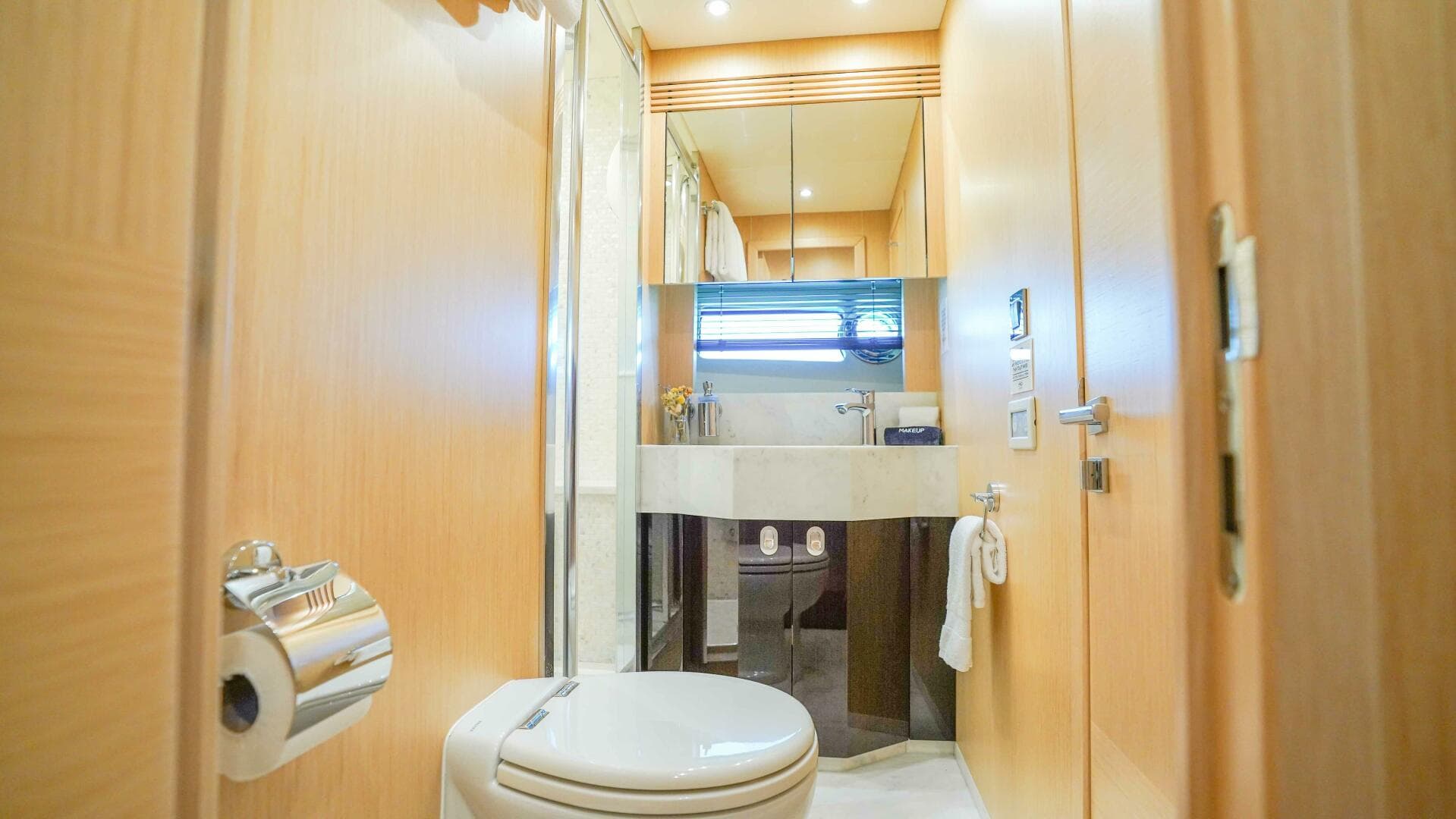 2016 Sunseeker 75 Yacht — photo 53