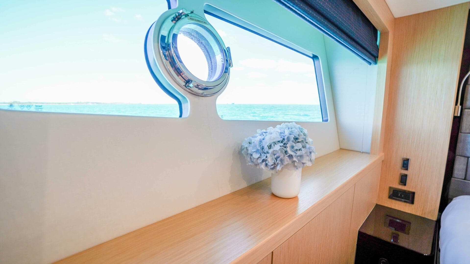 2016 Sunseeker 75 Yacht — photo 52