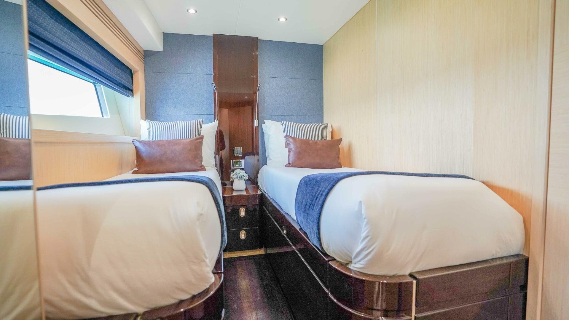 2016 Sunseeker 75 Yacht — photo 57