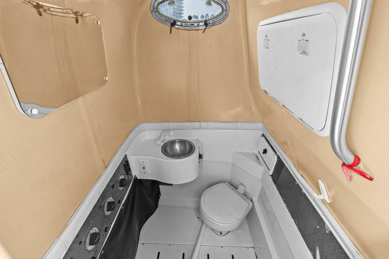 2004 Hydra-Sports Vector 3300 CC — photo 6