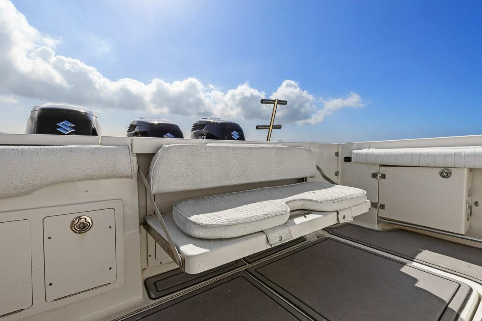 2004 Hydra-Sports Vector 3300 CC — photo 35