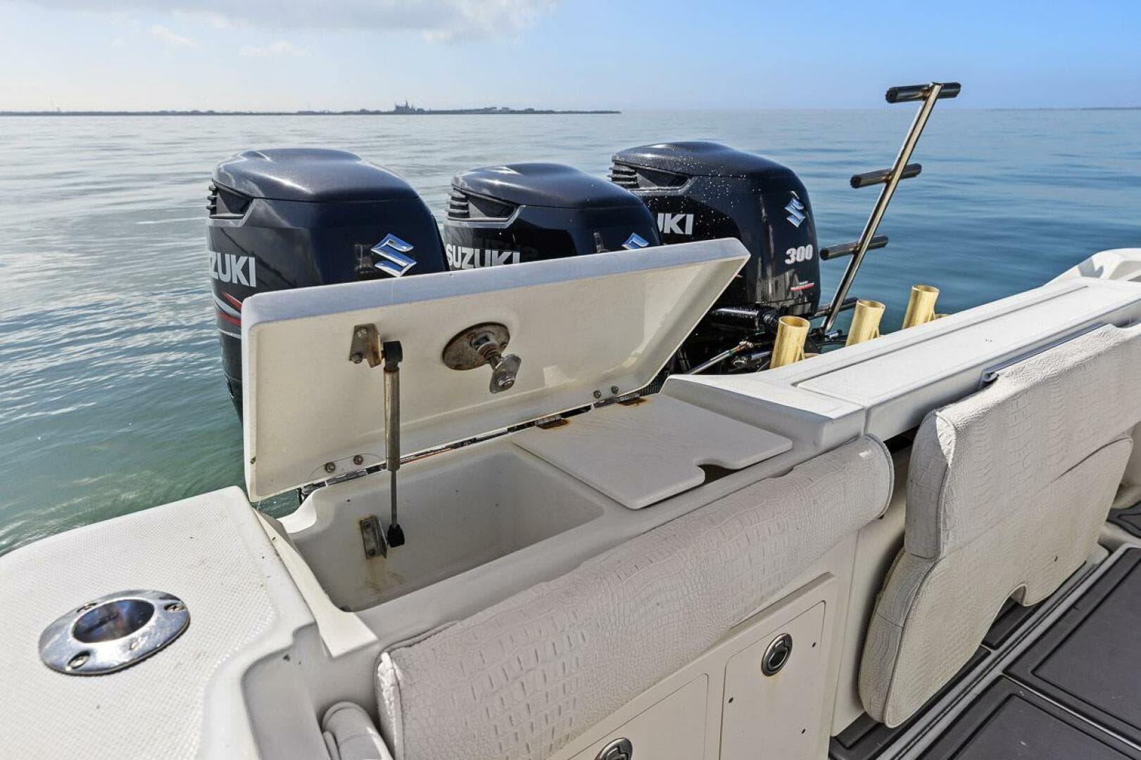 2004 Hydra-Sports Vector 3300 CC — photo 43