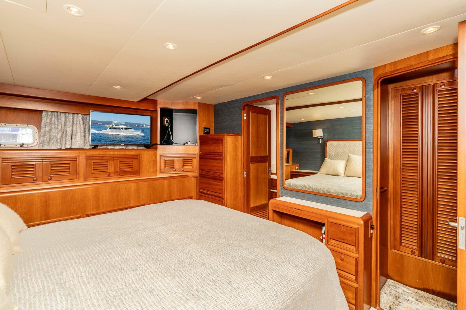 2000 Offshore Yachts Flushdeck — photo 33