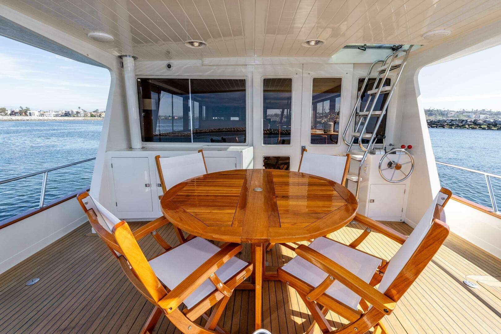 2000 Offshore Yachts Flushdeck — photo 9