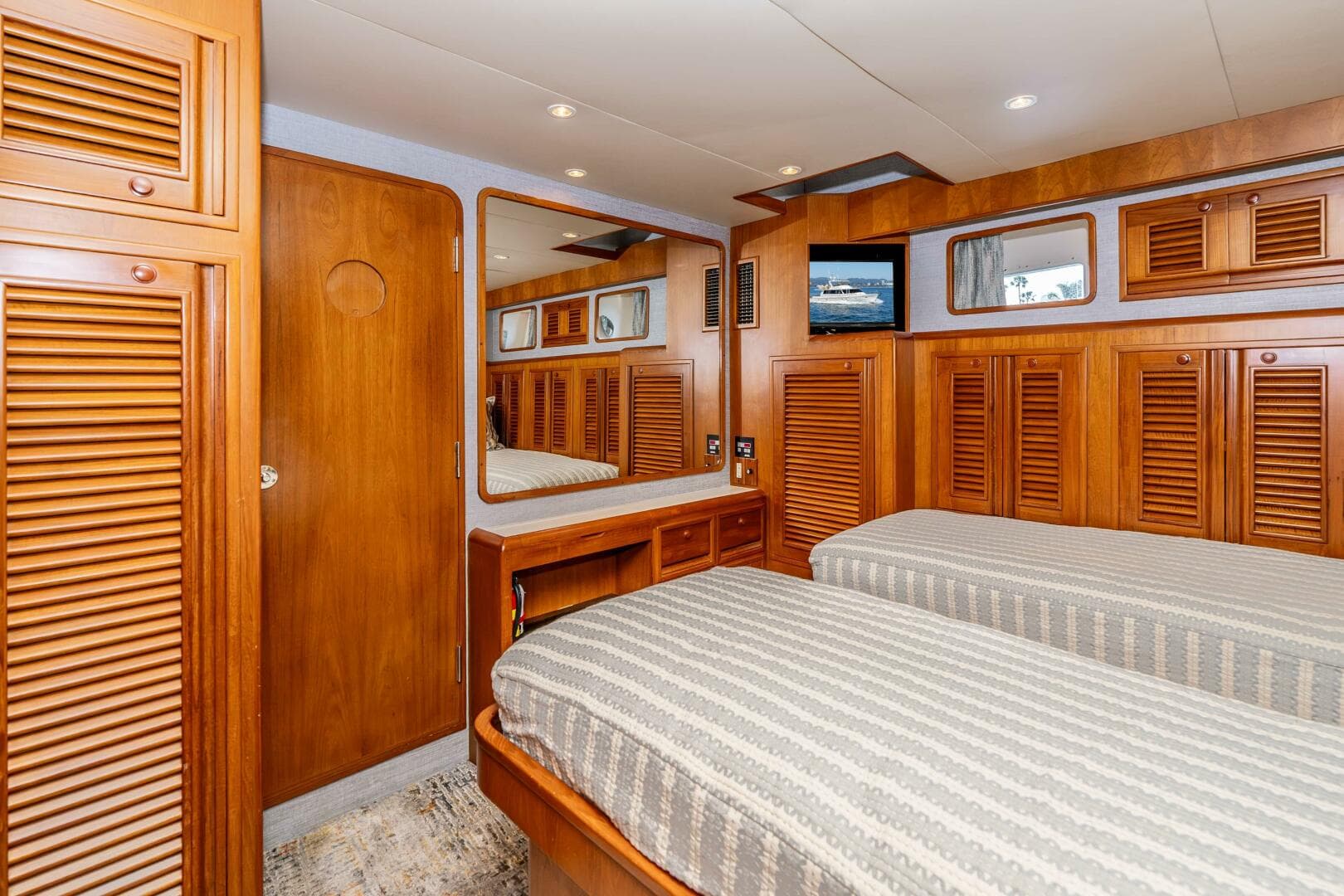 2000 Offshore Yachts Flushdeck — photo 41