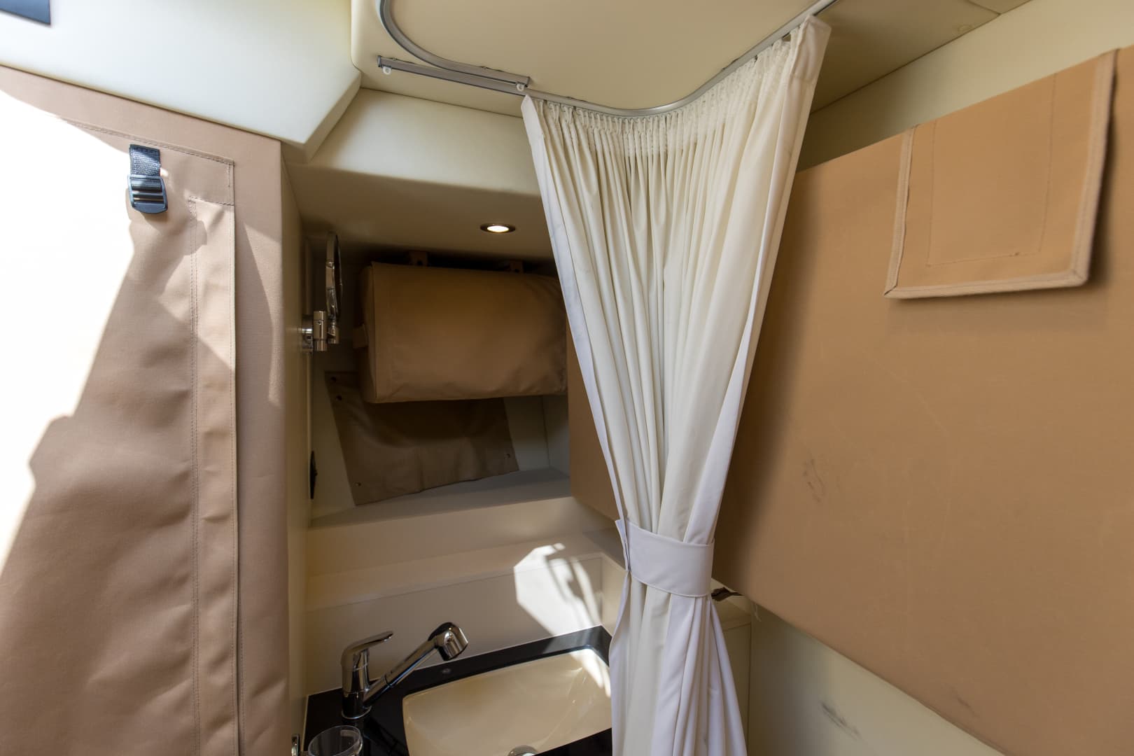 2020 Azimut S6 Sport Fly — photo 59