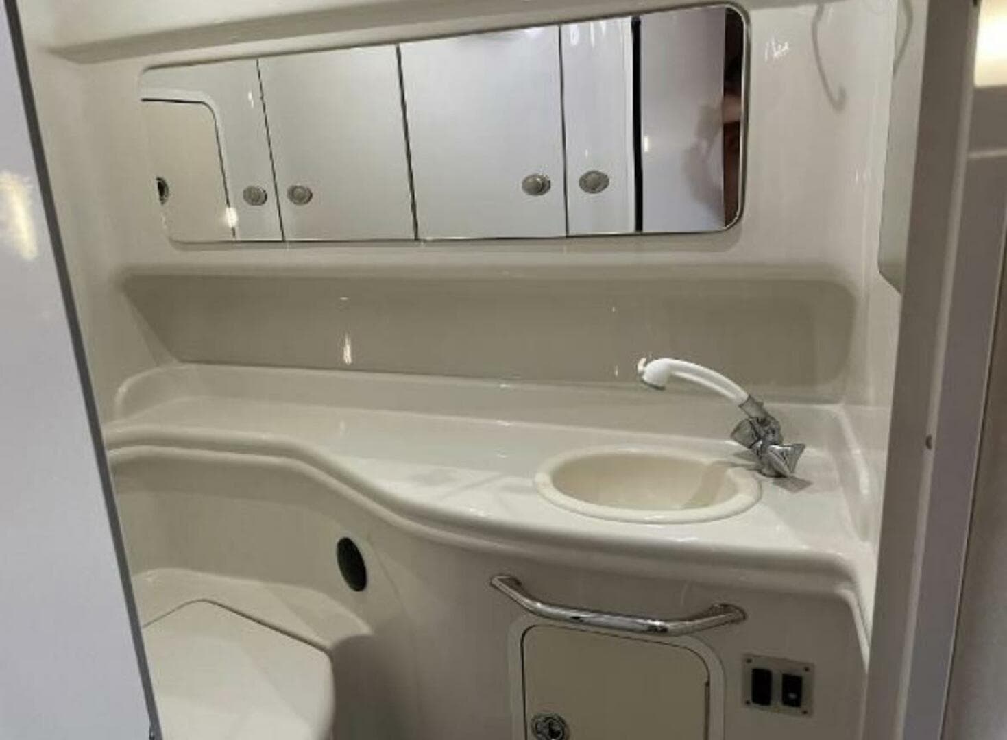 2006 Sea Ray 320 Sundancer — photo 28