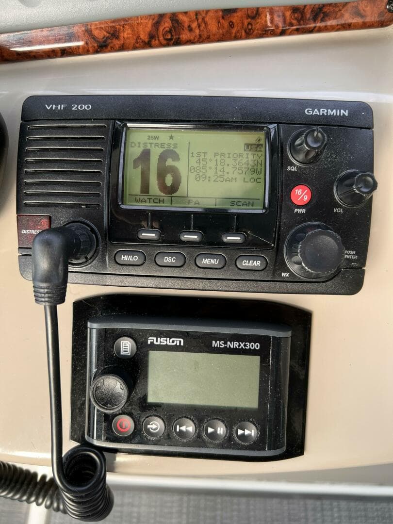 2006 Sea Ray 320 Sundancer — photo 29