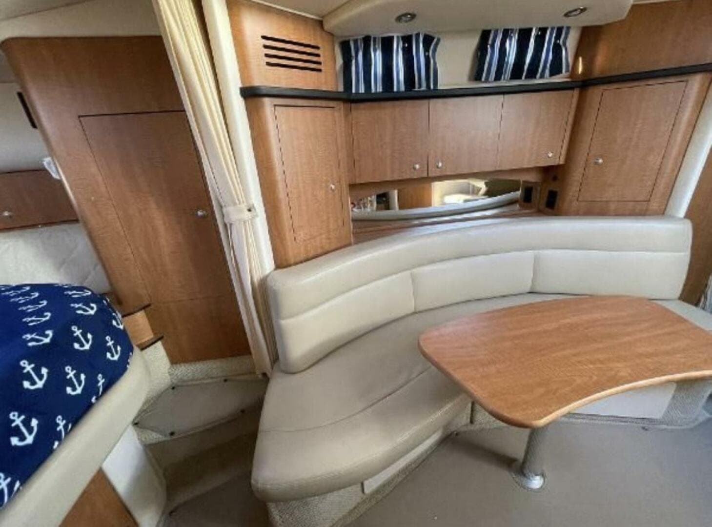 2006 Sea Ray 320 Sundancer — photo 22