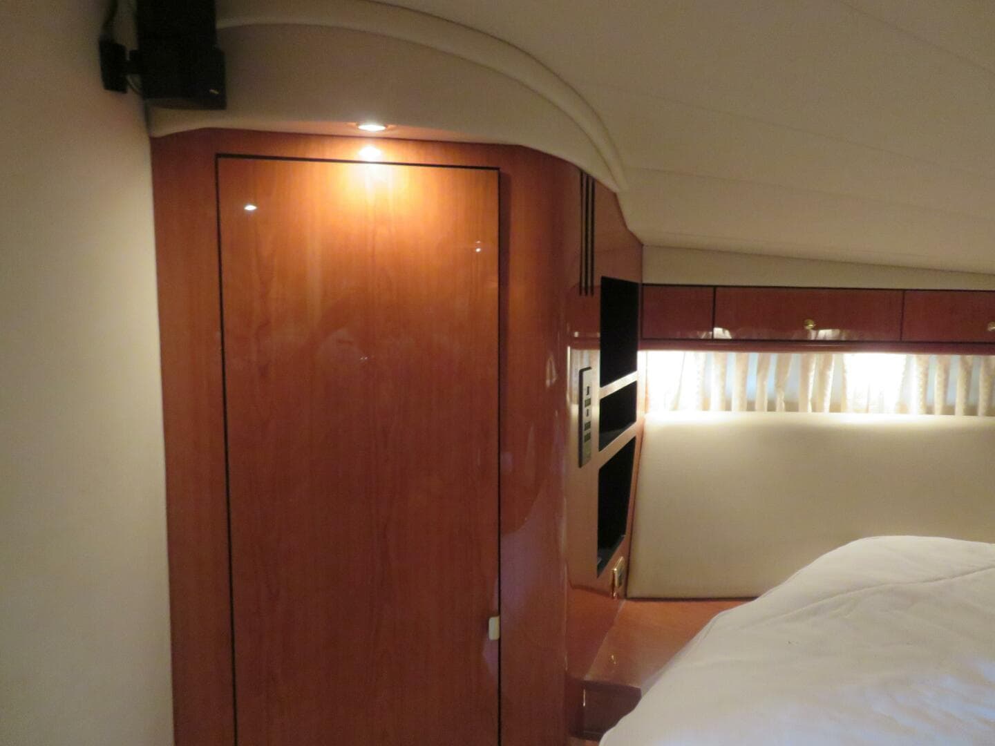 2001 Sea Ray 510 Sundancer — photo 23