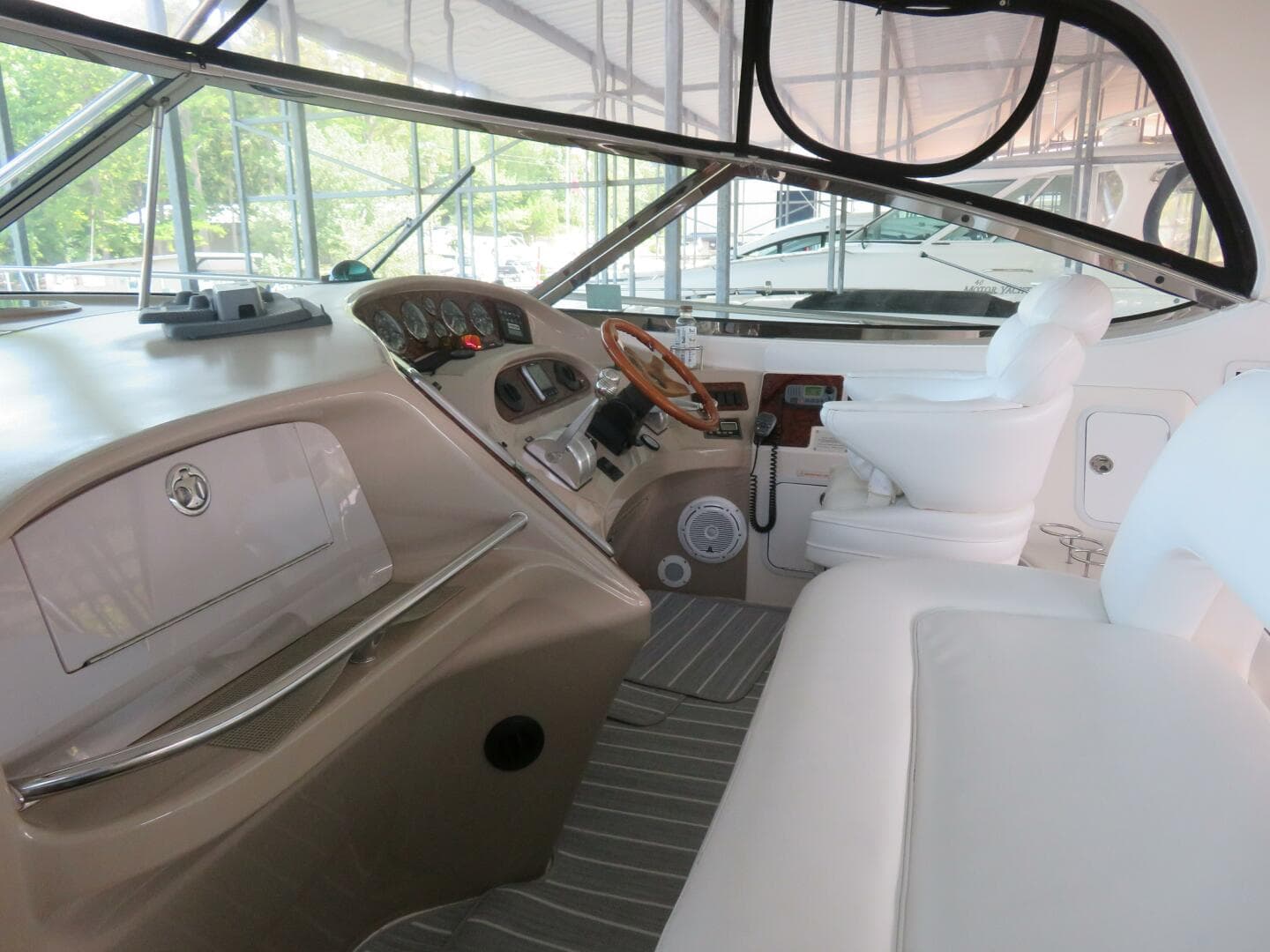 2001 Sea Ray 510 Sundancer — photo 11