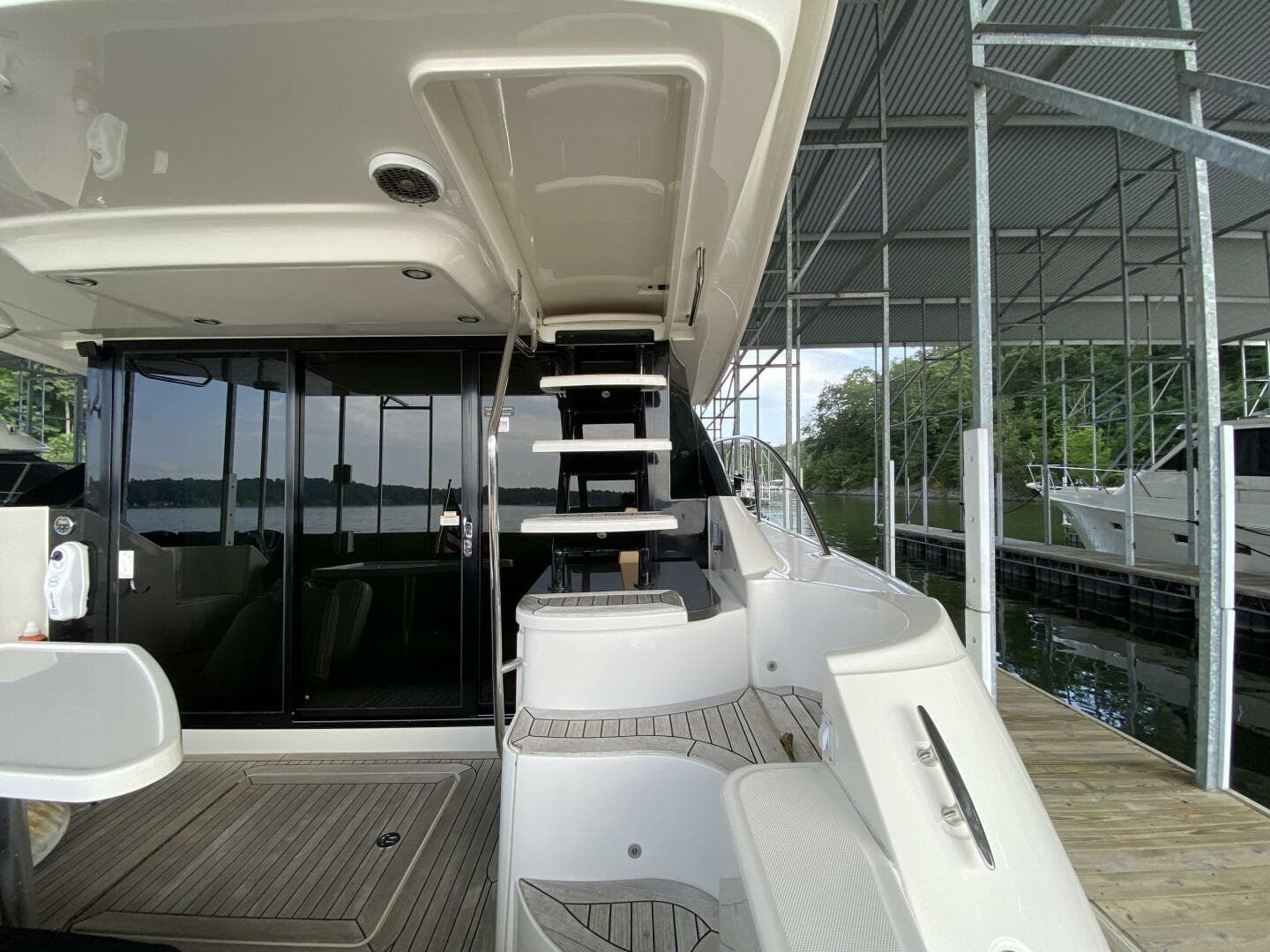 2016 Sea Ray 510 Fly — photo 8