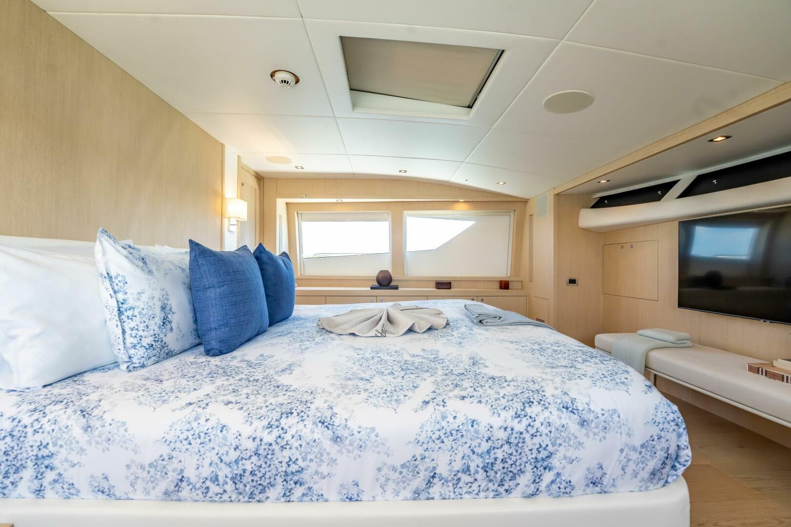 2011 Sunseeker 34 Metre Yacht — photo 46