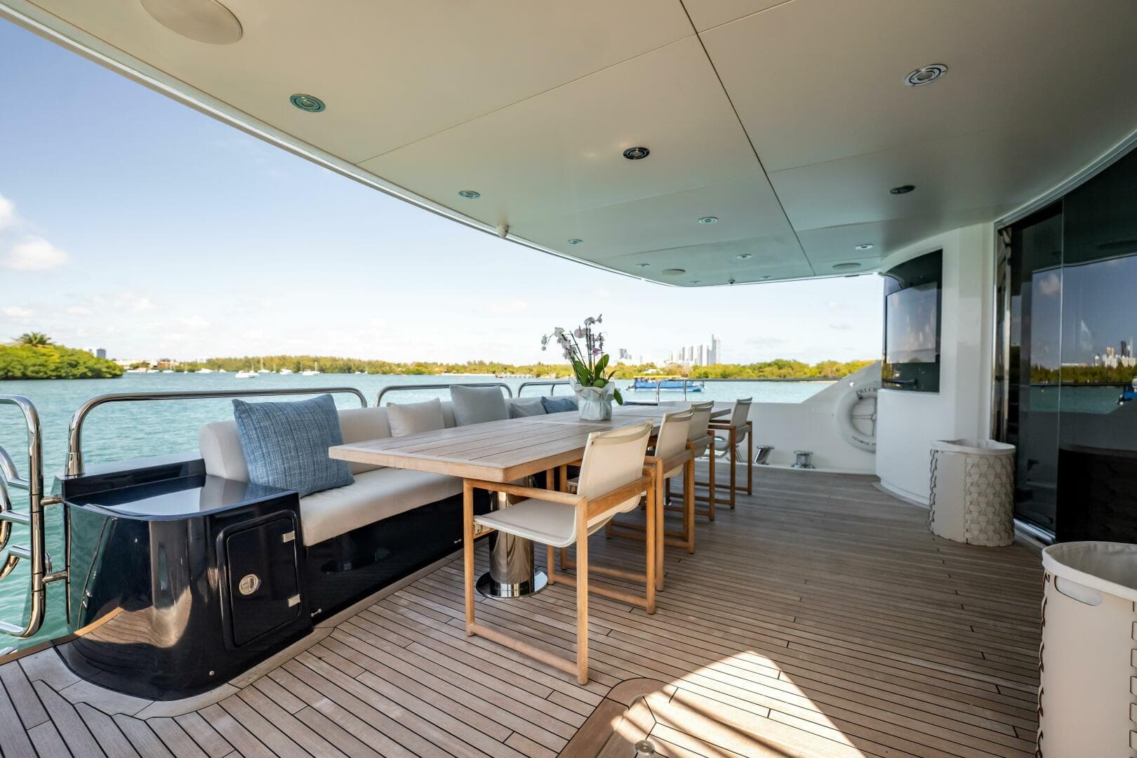 2011 Sunseeker 34 Metre Yacht — photo 12
