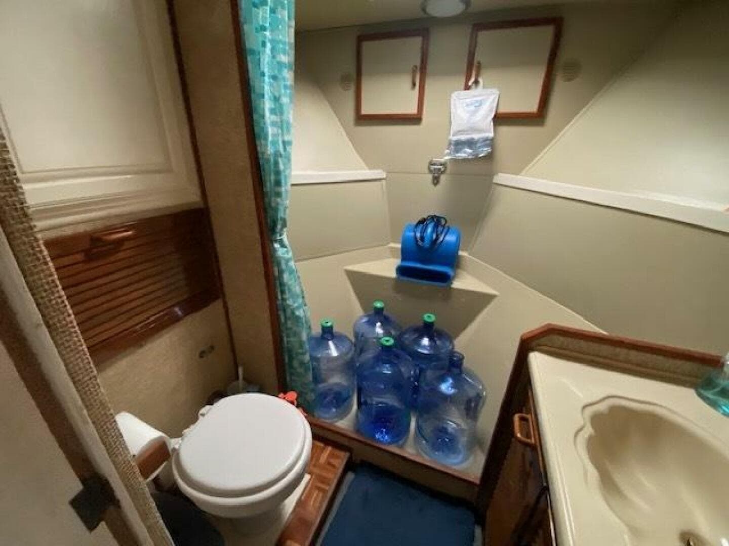 1972 Chris-Craft Flushdeck — photo 16