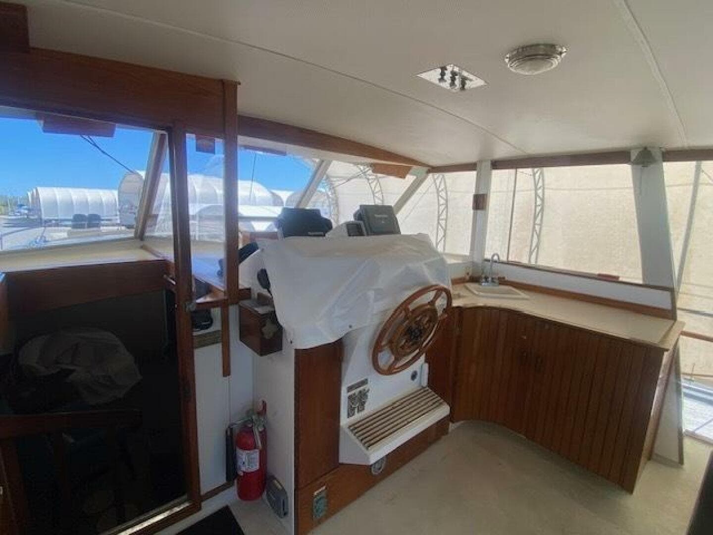 1972 Chris-Craft Flushdeck — photo 8