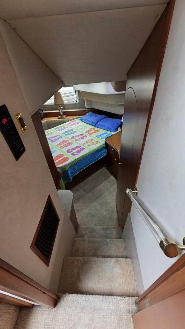 2000 Cruisers Yachts 4450 Express — photo 53