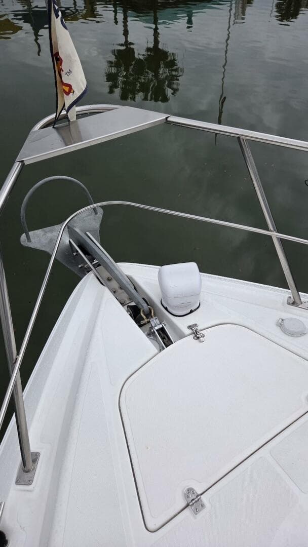 2000 Cruisers Yachts 4450 Express — photo 11