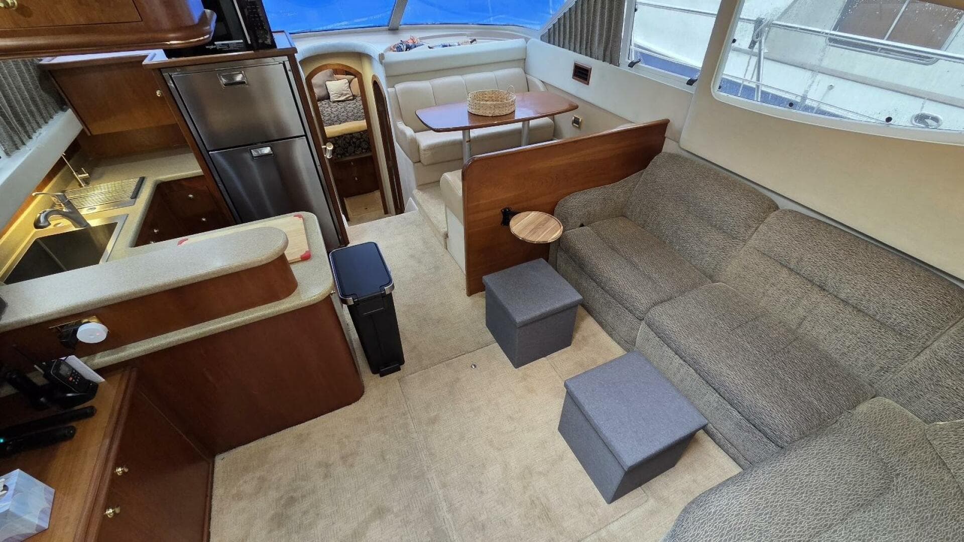 2000 Cruisers Yachts 4450 Express — photo 29