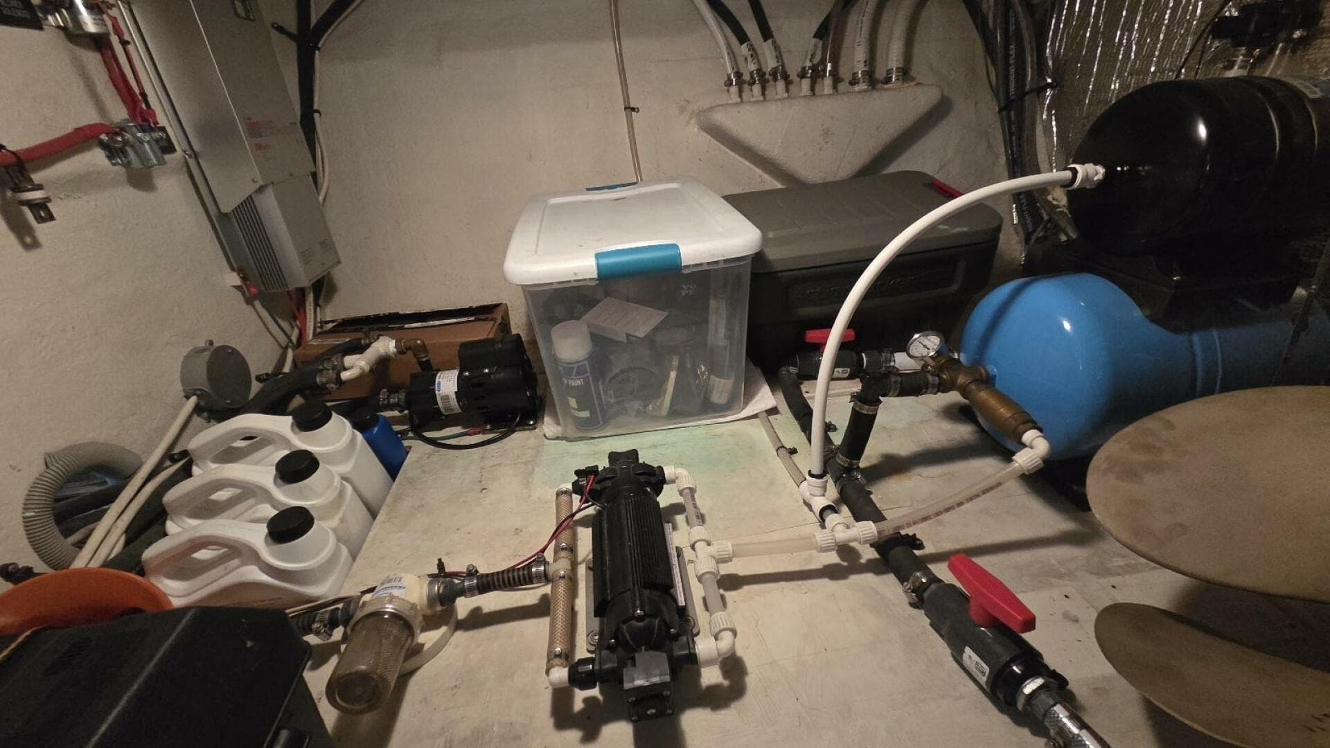 2000 Cruisers Yachts 4450 Express — photo 65