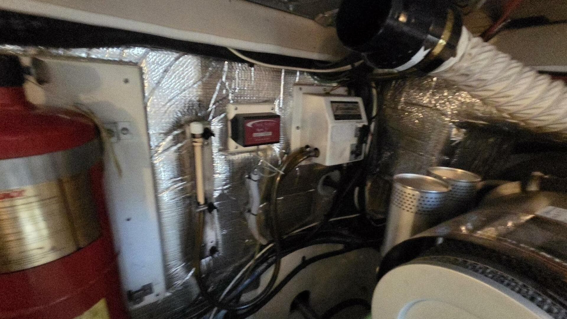 2000 Cruisers Yachts 4450 Express — photo 69