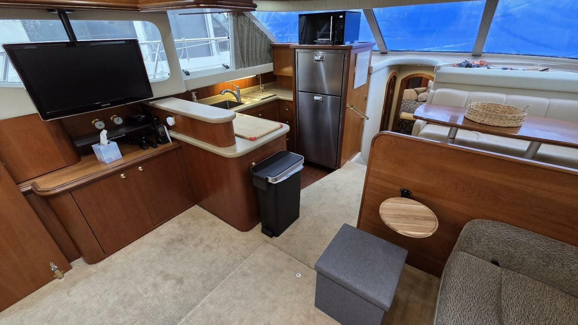 2000 Cruisers Yachts 4450 Express — photo 31