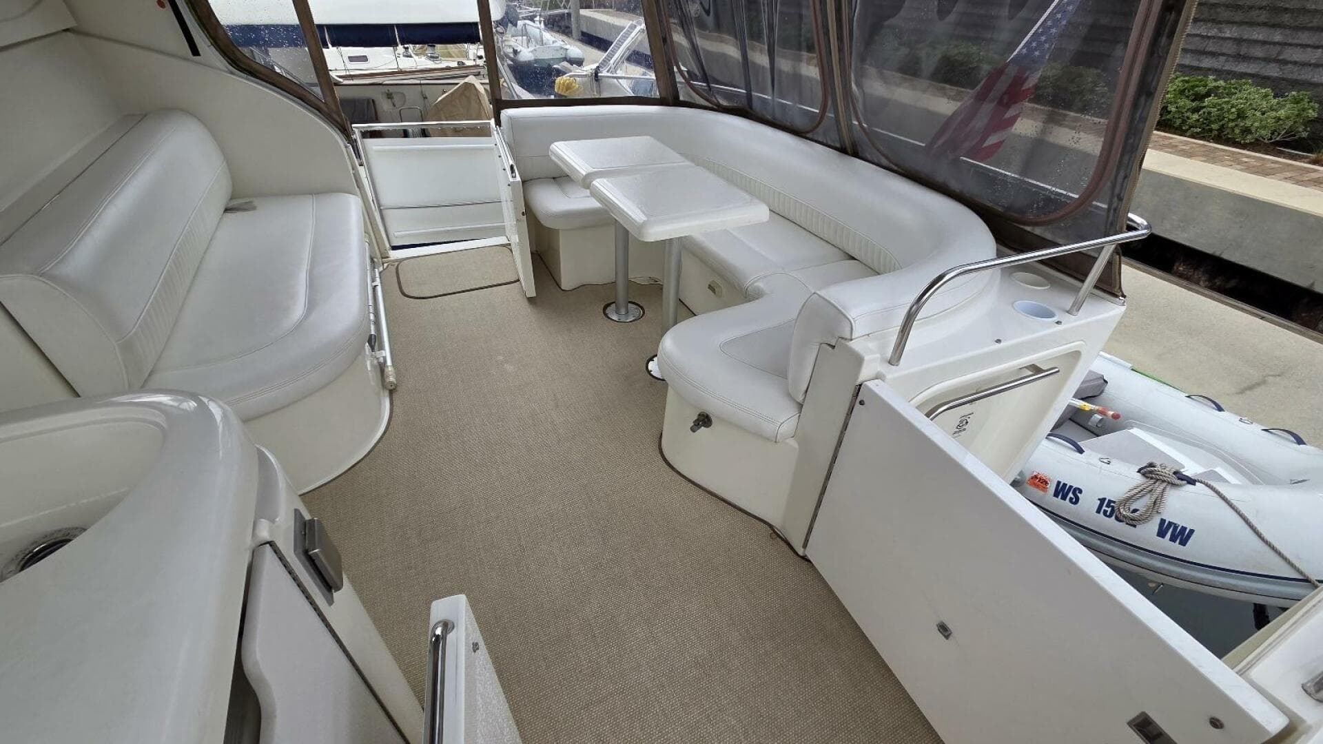 2000 Cruisers Yachts 4450 Express — photo 14