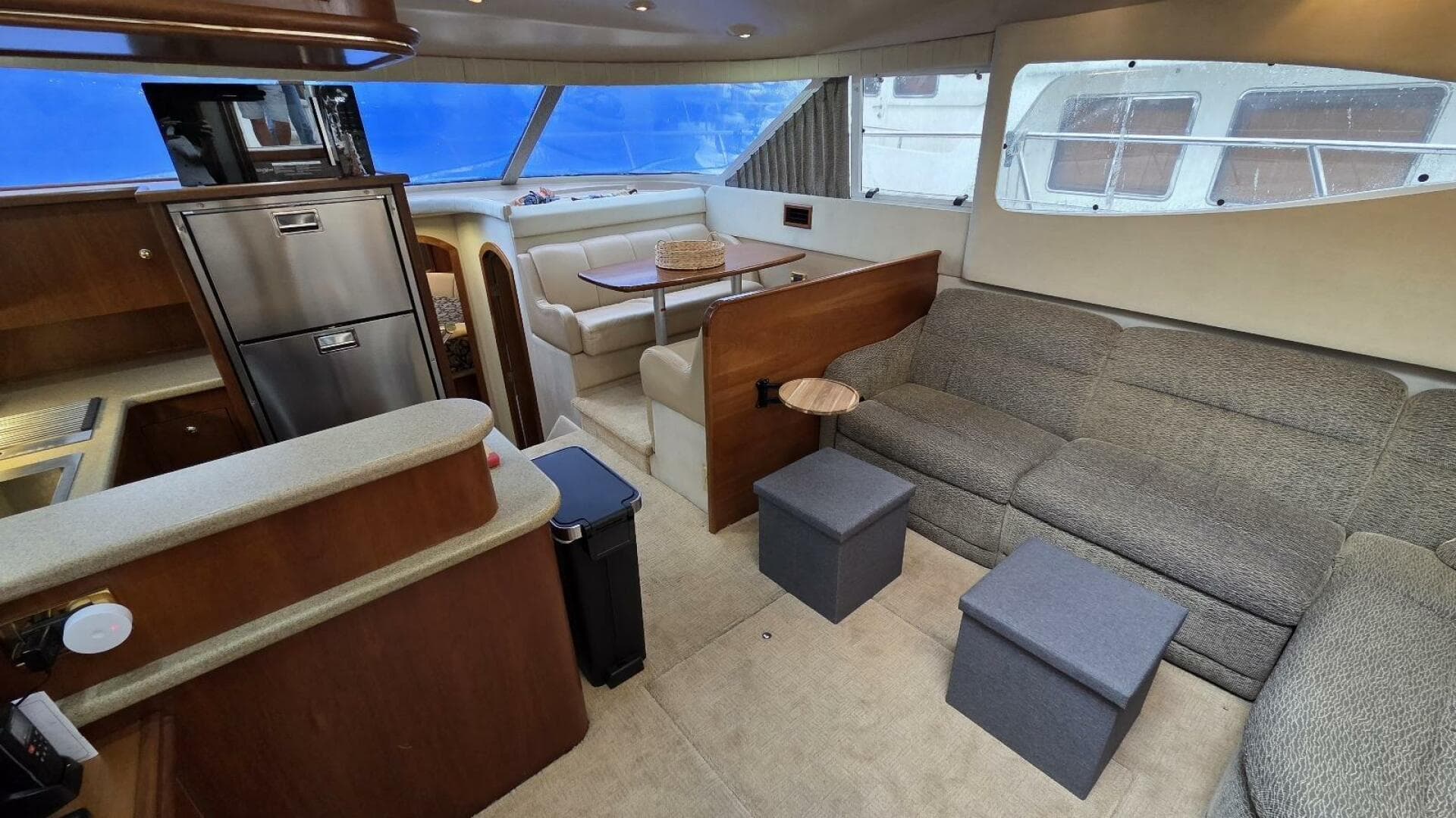 2000 Cruisers Yachts 4450 Express — photo 30