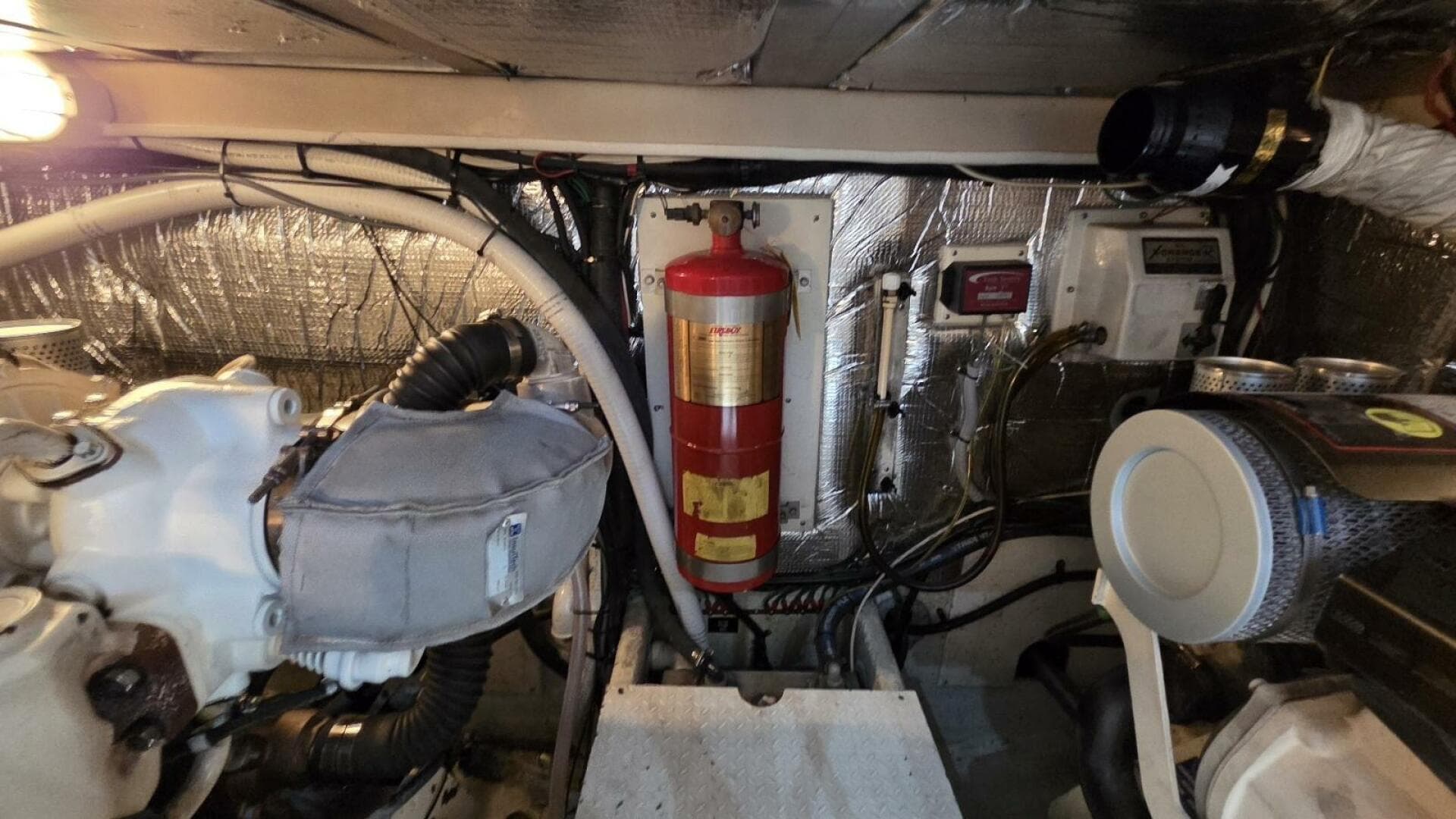 2000 Cruisers Yachts 4450 Express — photo 70