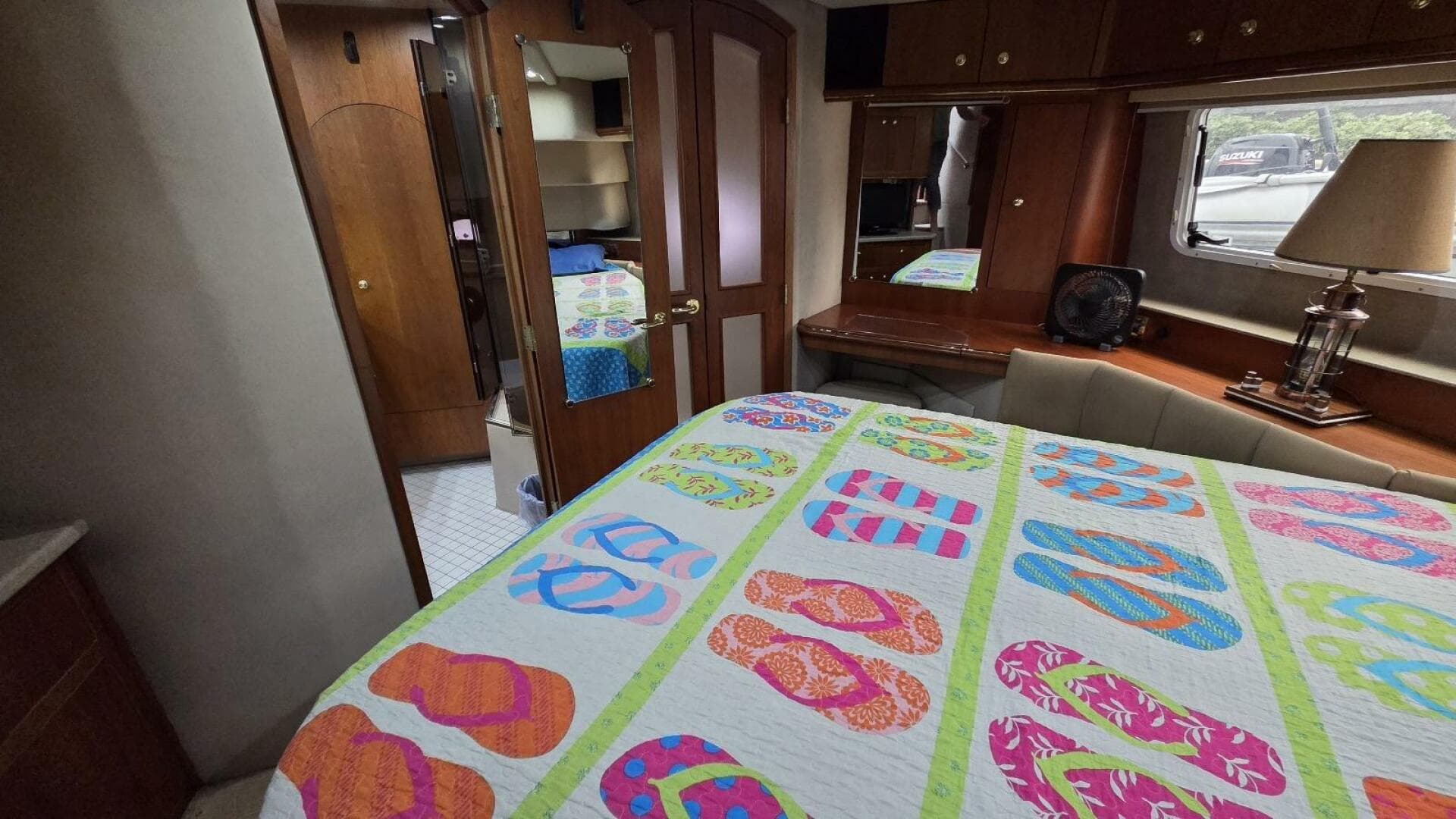 2000 Cruisers Yachts 4450 Express — photo 55