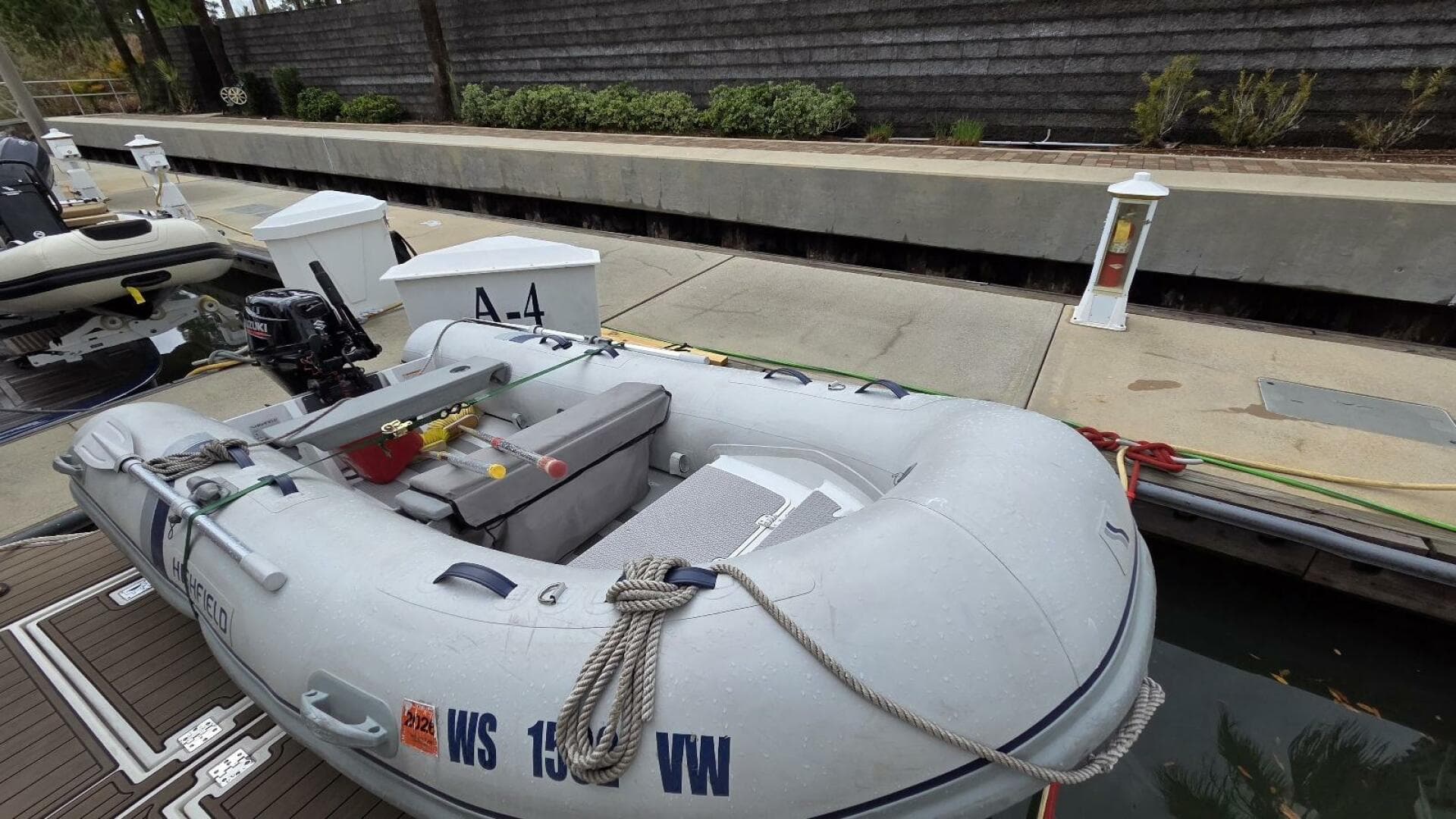 2000 Cruisers Yachts 4450 Express — photo 7