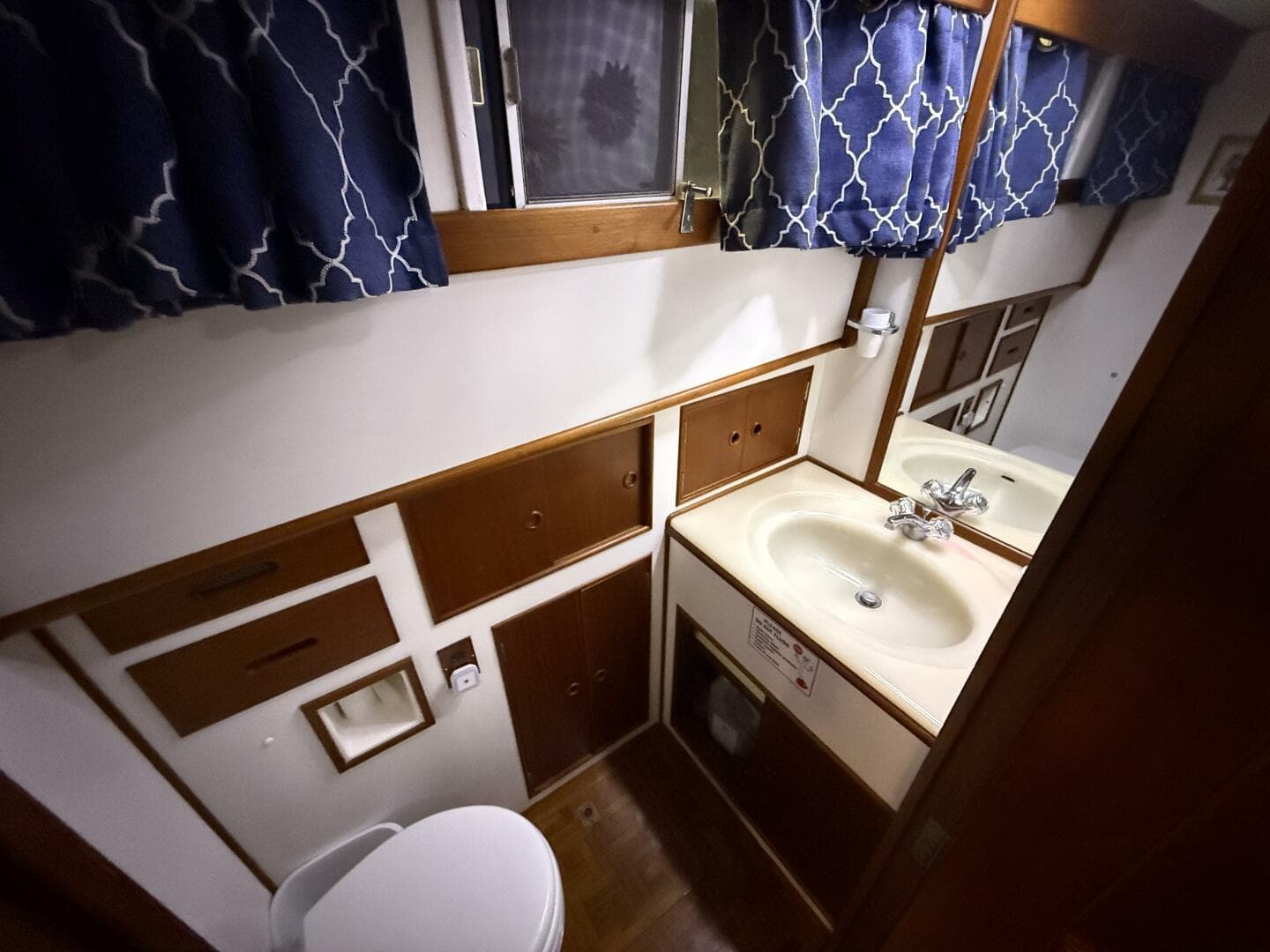 1991 Grand Banks 42 Classic — photo 58