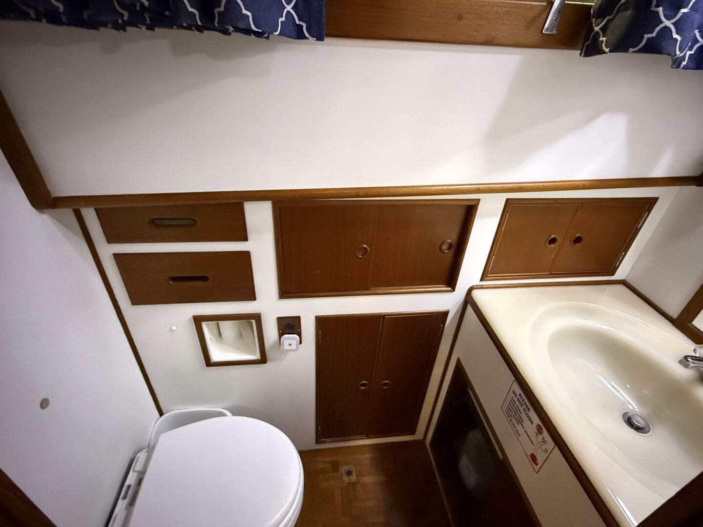 1991 Grand Banks 42 Classic — photo 59