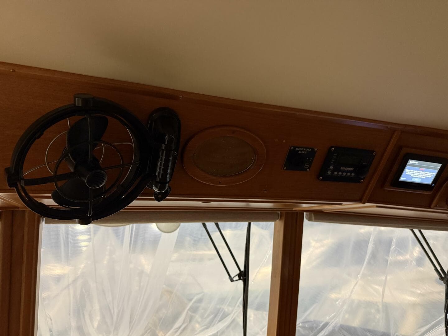 1991 Grand Banks 42 Classic — photo 39