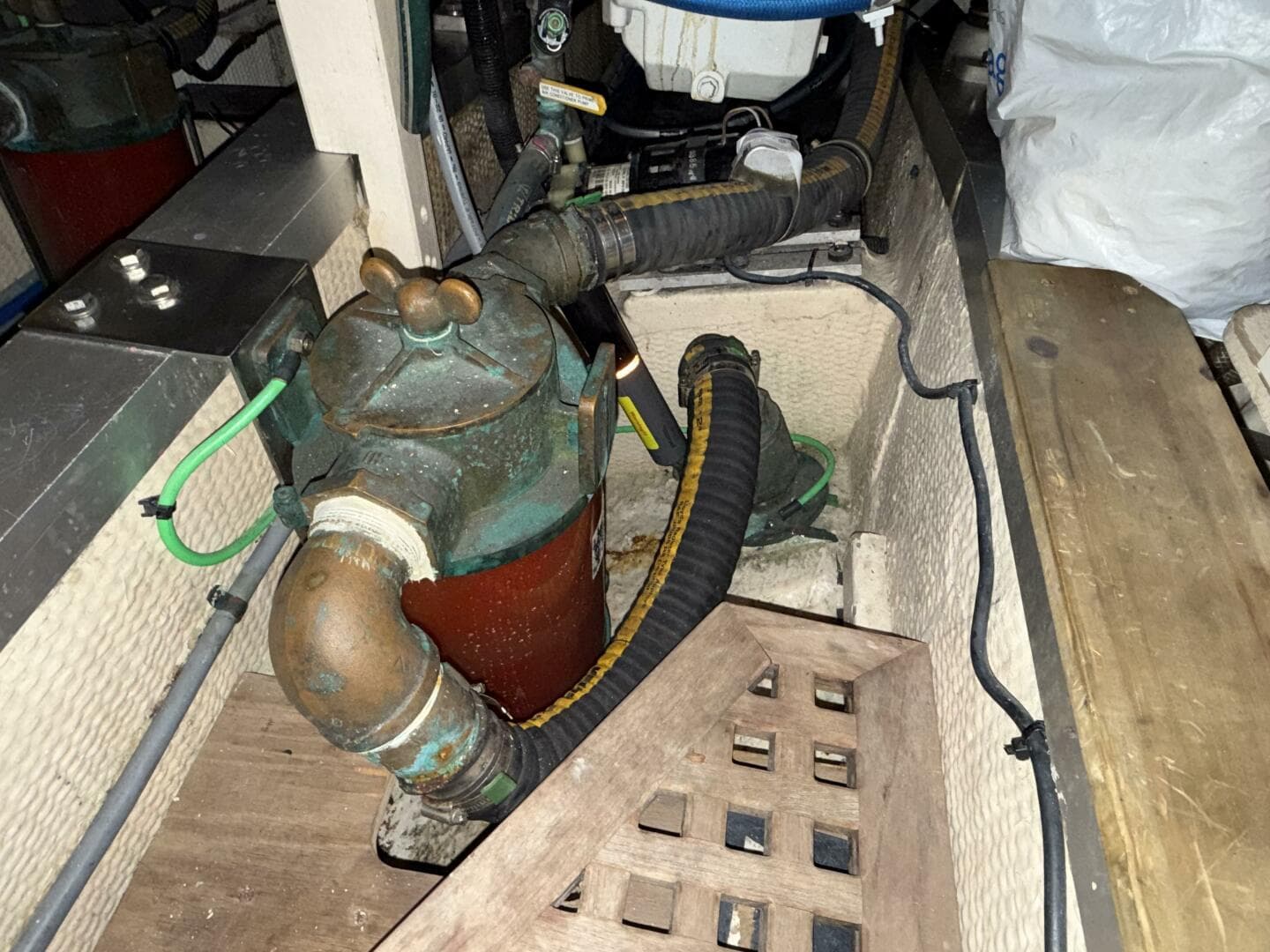 1991 Grand Banks 42 Classic — photo 108