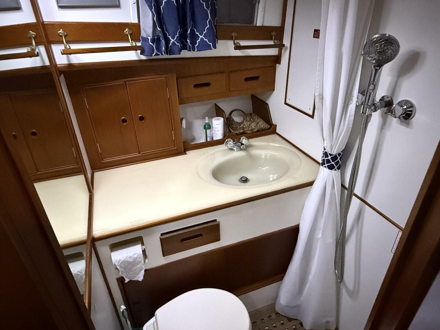 1991 Grand Banks 42 Classic — photo 70