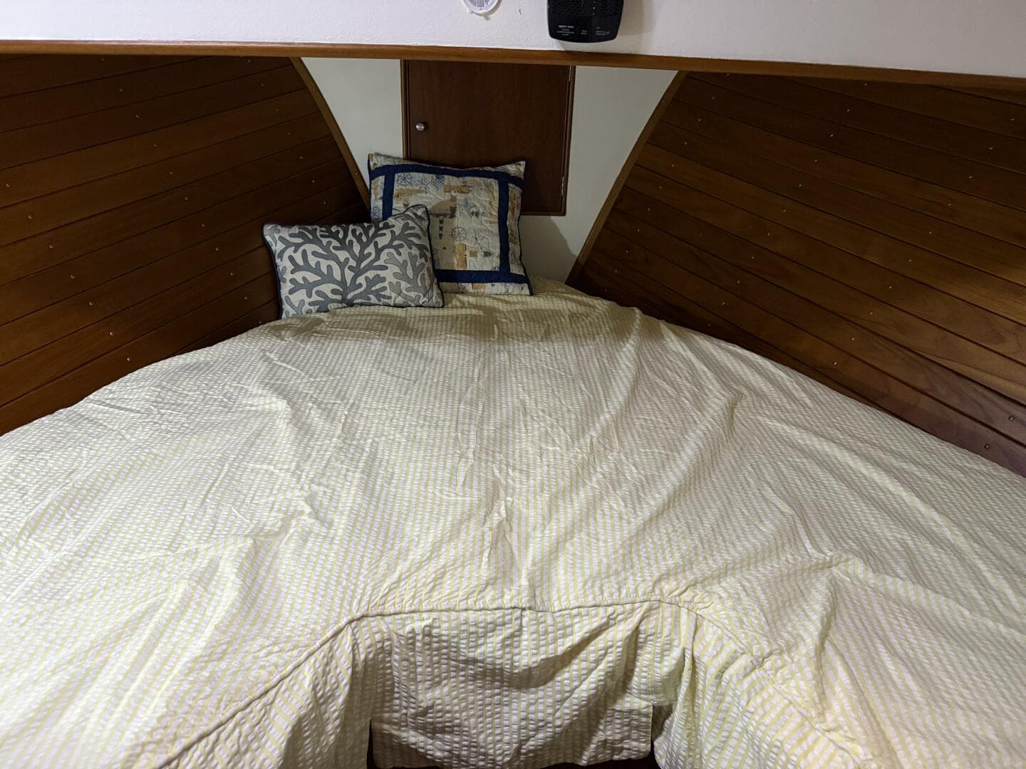 1991 Grand Banks 42 Classic — photo 65