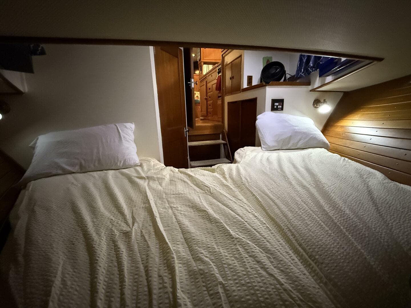 1991 Grand Banks 42 Classic — photo 67