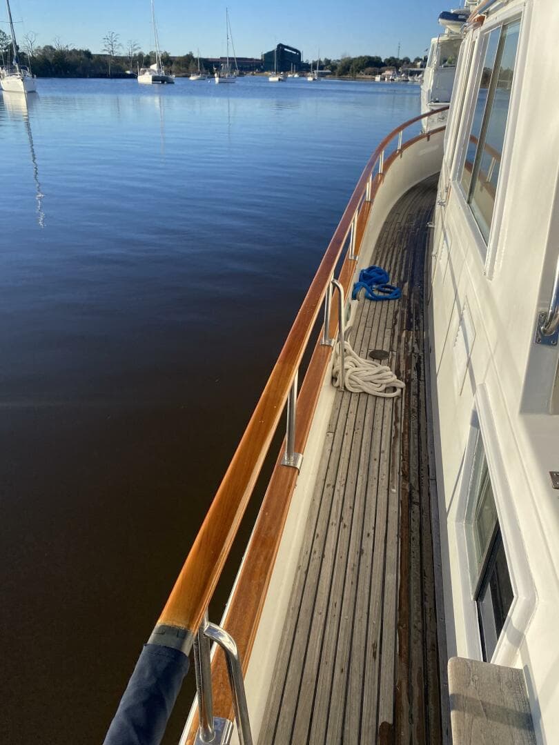 1991 Grand Banks 42 Classic — photo 124