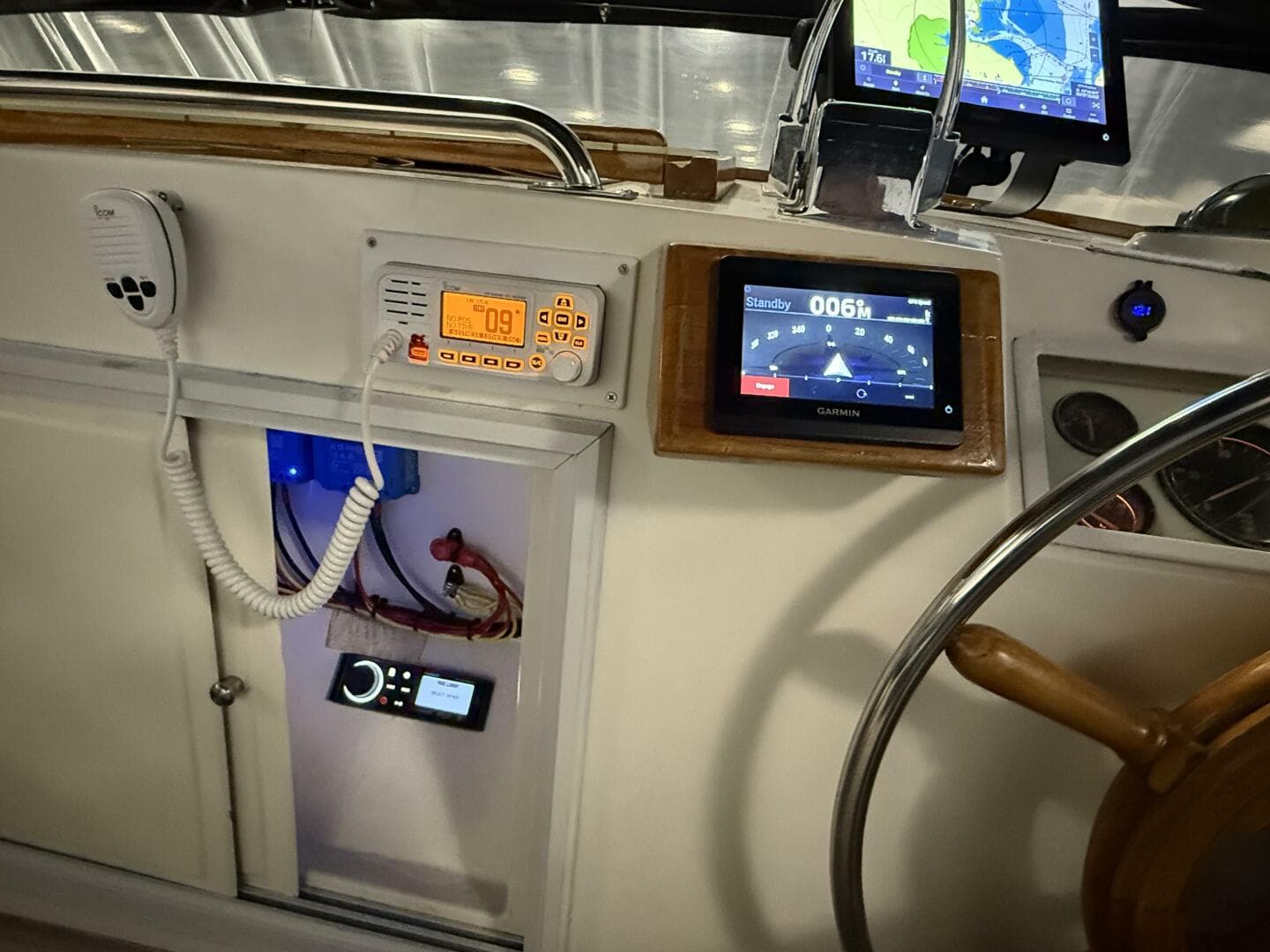 1991 Grand Banks 42 Classic — photo 94