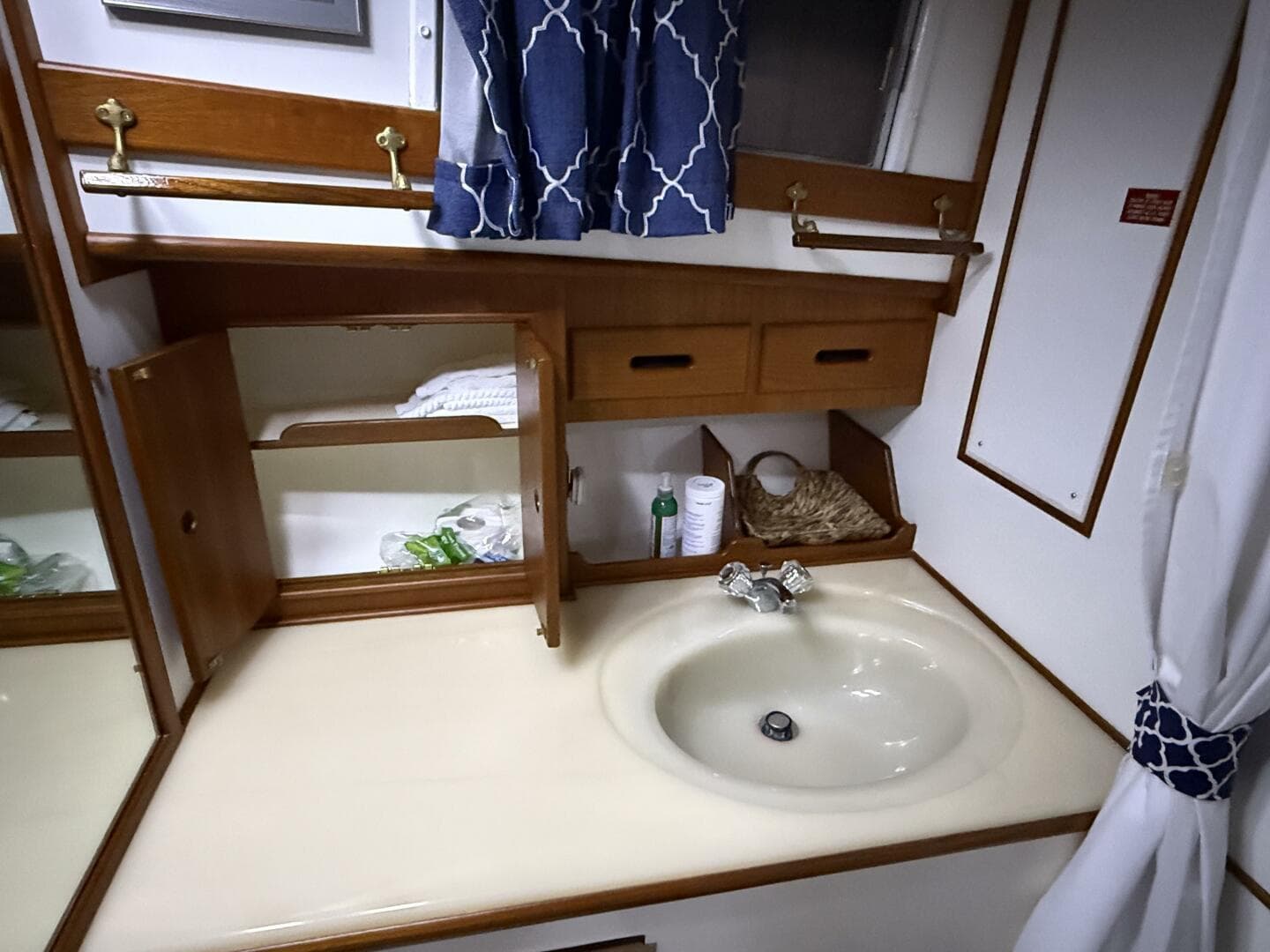 1991 Grand Banks 42 Classic — photo 72