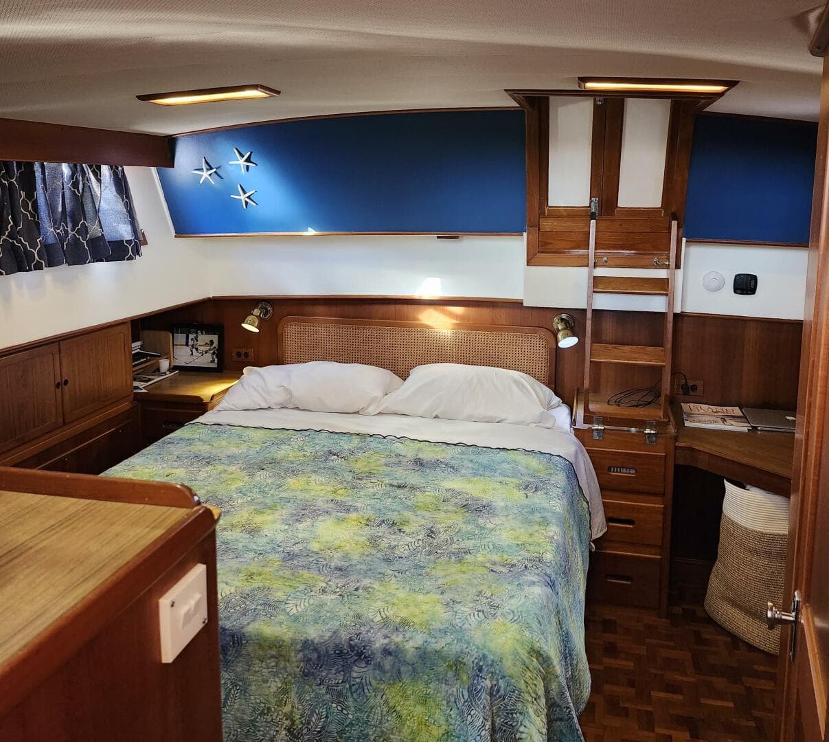 1991 Grand Banks 42 Classic — photo 57